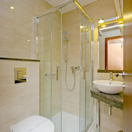 Xavin Wellness & Restaurant 4*