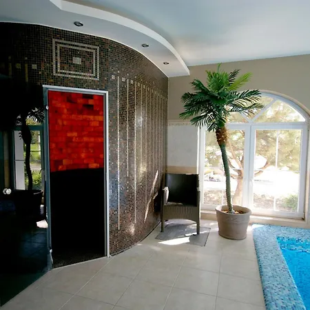 מלון Xavin Wellness & Restaurant Harkány