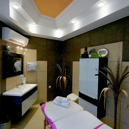 Xavin Wellness & Restaurant 4* 하르카니