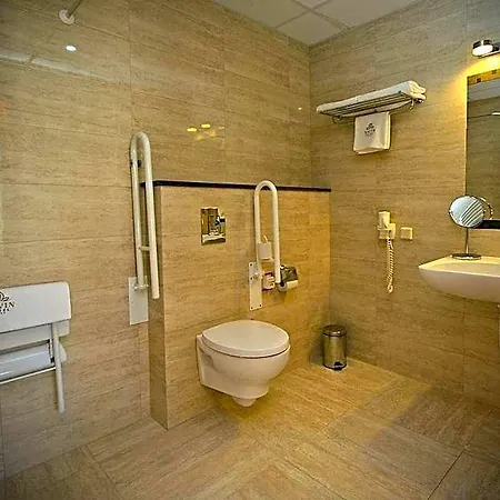 Hotel Xavin Wellness & Restaurant 4*