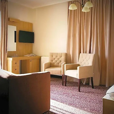 Hotel Xavin Wellness & Restaurant 4*