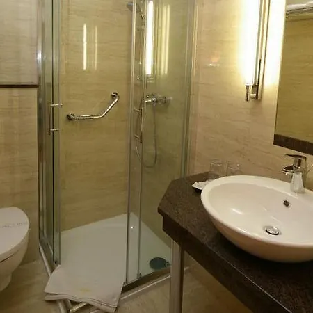 Xavin Wellness & Restaurant Hotel