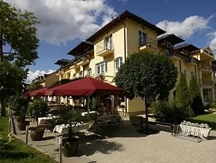 Xavin Wellness & Restaurant Hotel 4*
