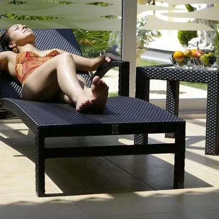 Xavin Wellness & Restaurant Hotell 4*