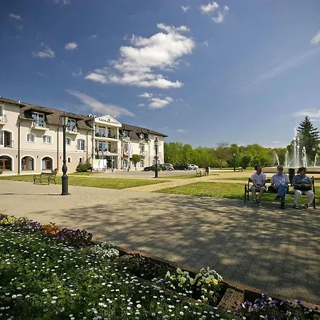 Xavin Wellness & Restaurant Harkány