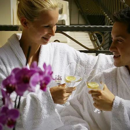 Xavin Wellness & Restaurant Hotel