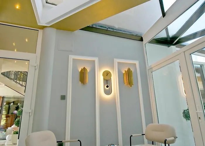 מלון Xavin Wellness & Restaurant