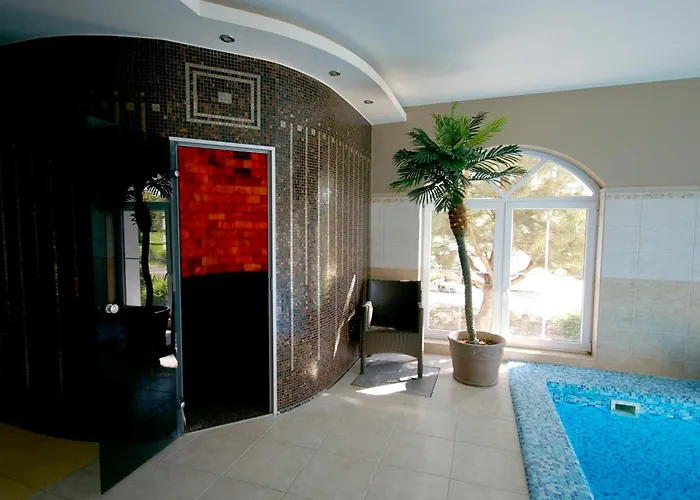 מלון Xavin Wellness & Restaurant Harkány