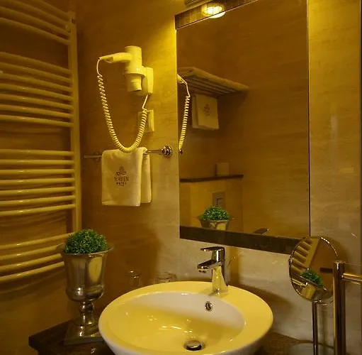 מלון Xavin Wellness & Restaurant
