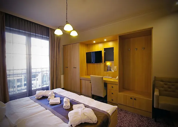מלון Xavin Wellness & Restaurant